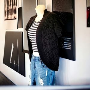 Half jacket oversized batwing cap sleeve short sleeve black bolio size small